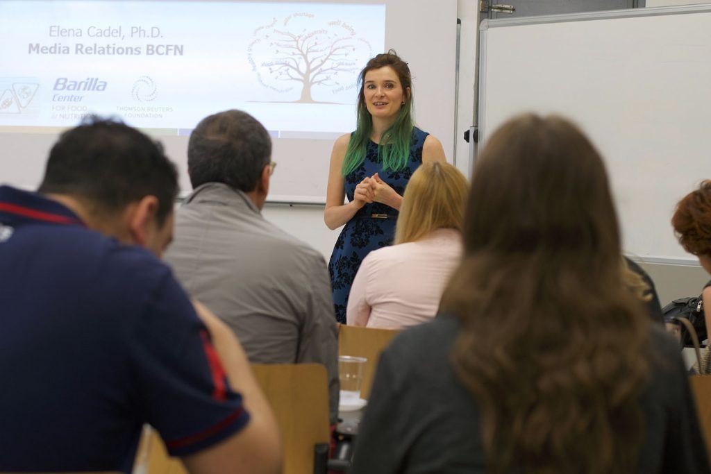 Elena Cadel presents the Food and Sustainability Media Award